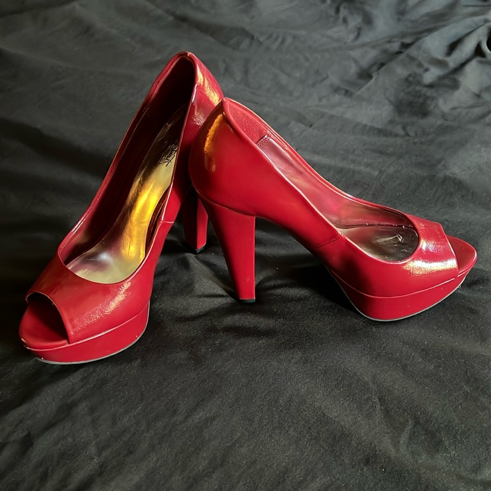 Vibrant Red 5 inch platform pumps